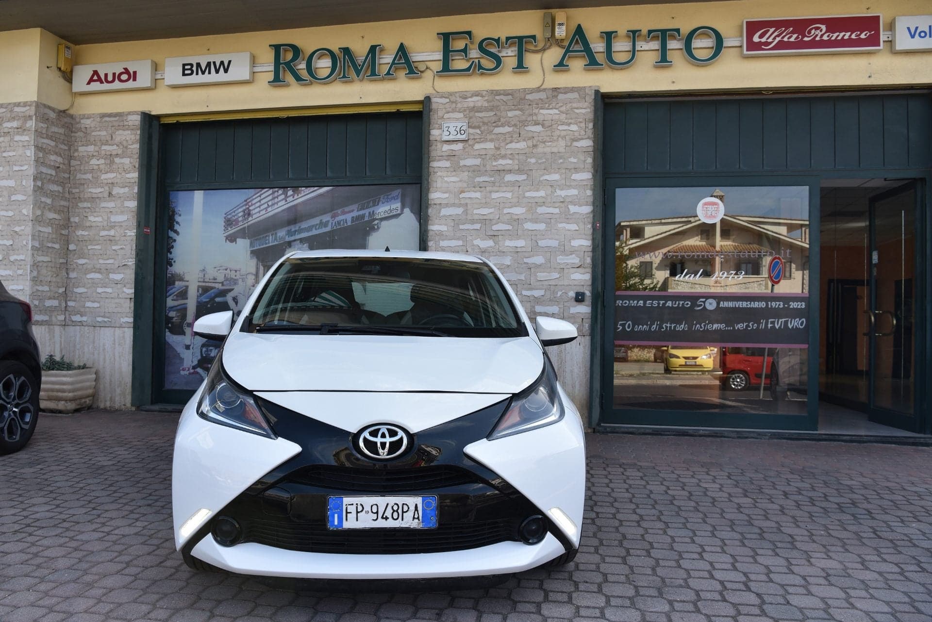 Toyota Aygo Aygo 1.0 x-play m-mt 51 Kw 69 cv · miniatura foto 3